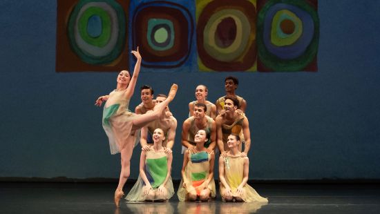 Évtizedeken átívelő tánc