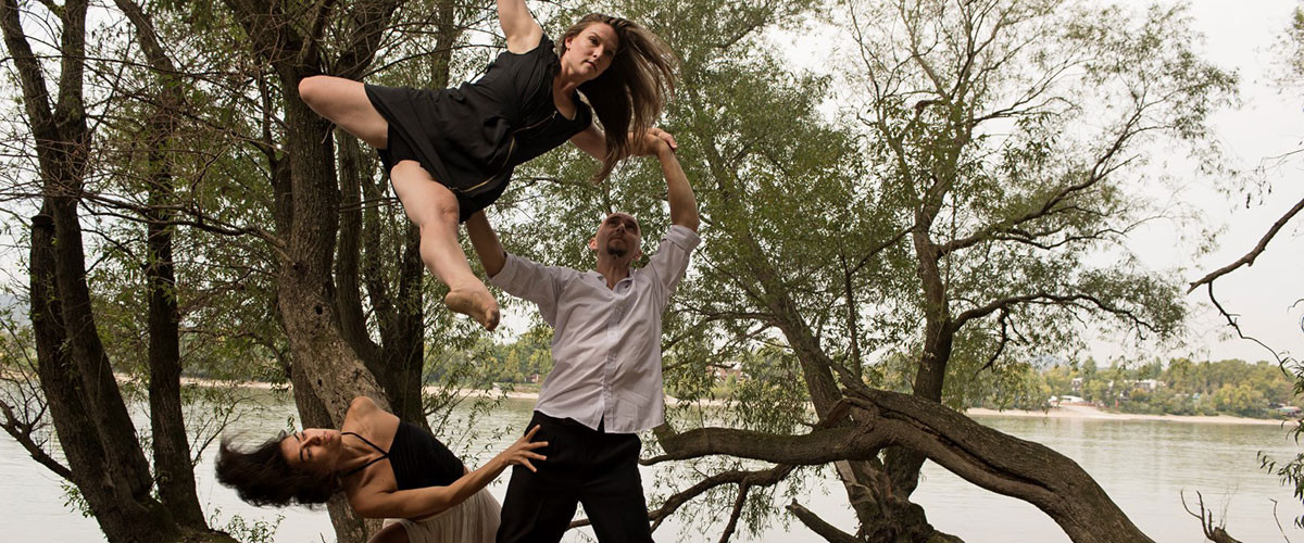 Bemutató - MÉSZÁROS MÁTÉ: KETTEN | JUHÁSZ PÉTER: SINNI